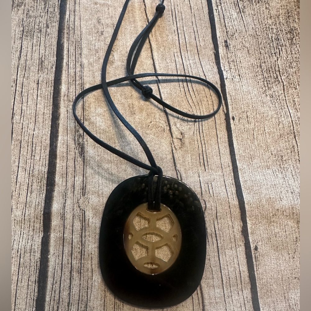 Vintage Hermés Lacquered Buffalo Horn Lift Pendant Necklace
